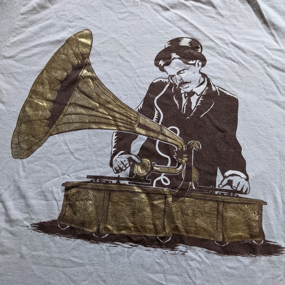 Graphic Tee - Picture 2 of 5